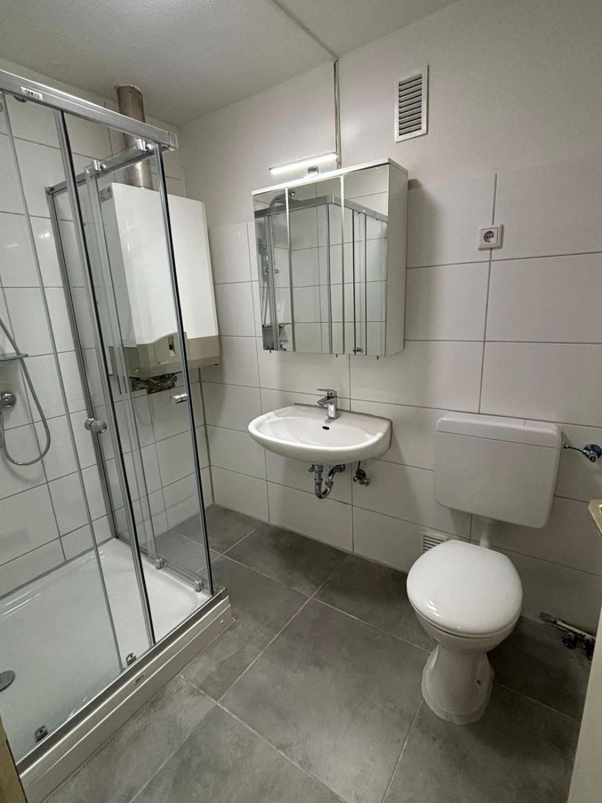 Wohnung Mit Neuem Bad Und Kueche Gelsenkirchen Exterior photo